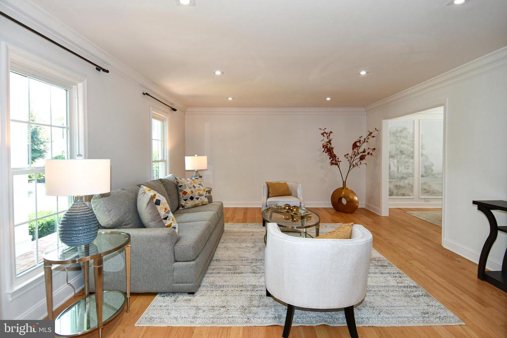 22 HOLLYBERRY COURT