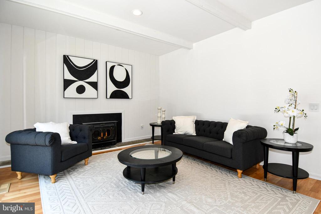 22 HOLLYBERRY COURT