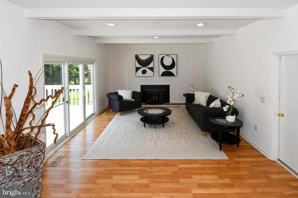 22 HOLLYBERRY COURT