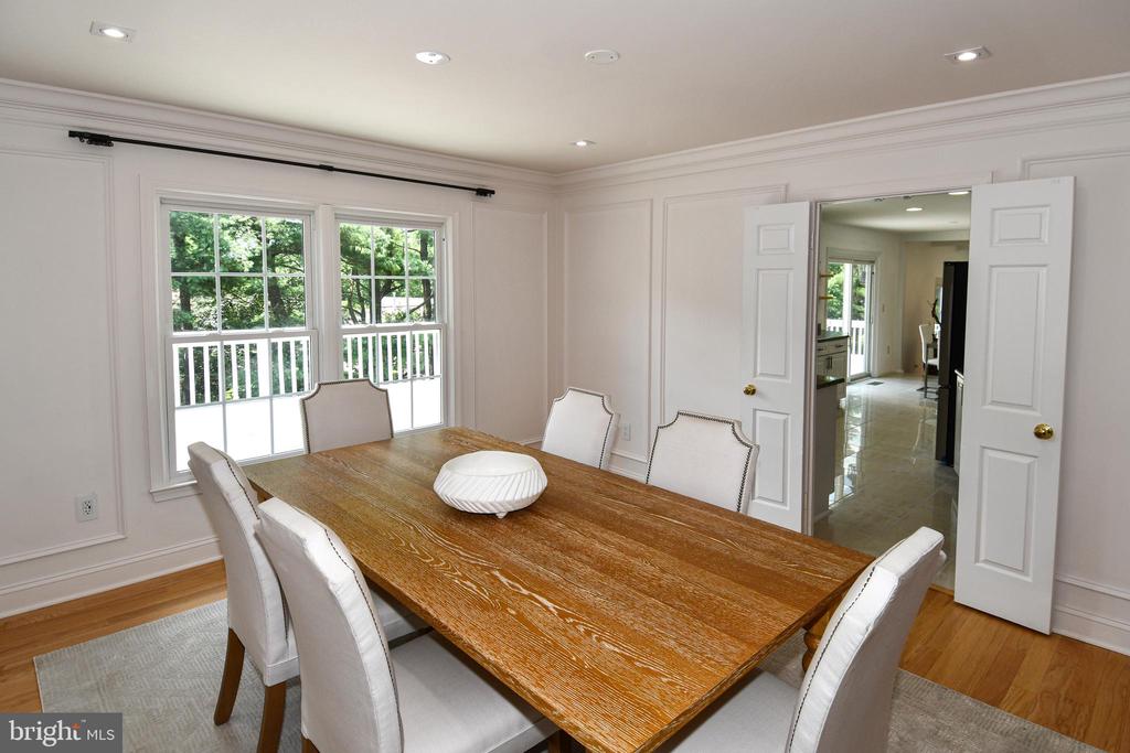 22 HOLLYBERRY COURT