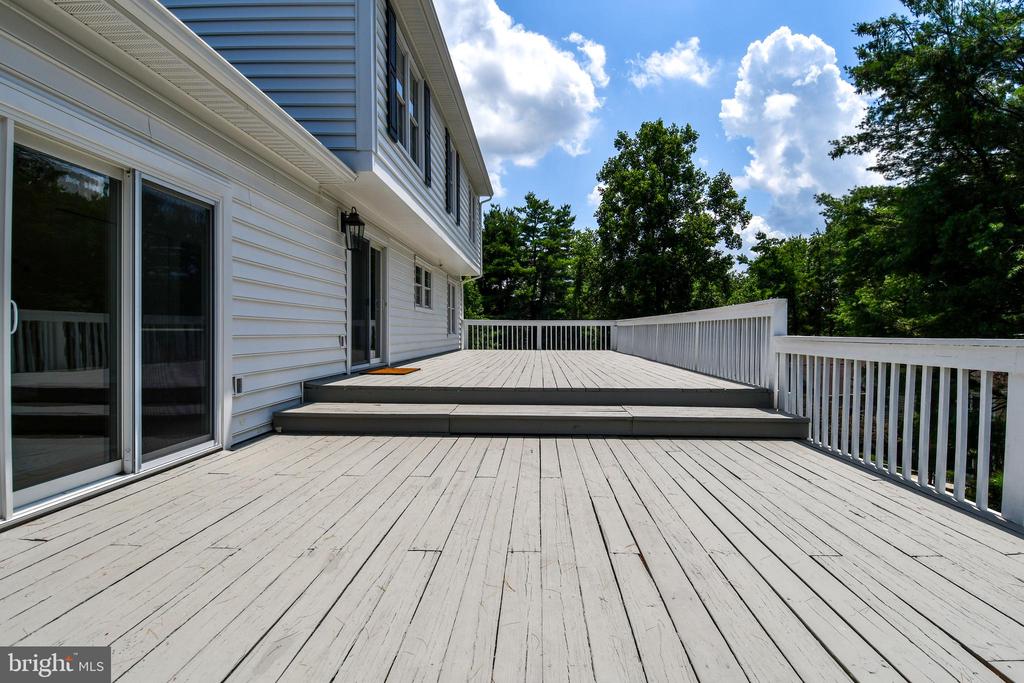22 HOLLYBERRY COURT