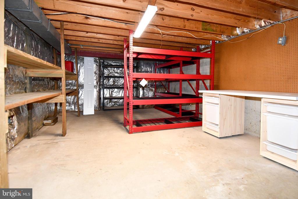 22 HOLLYBERRY COURT