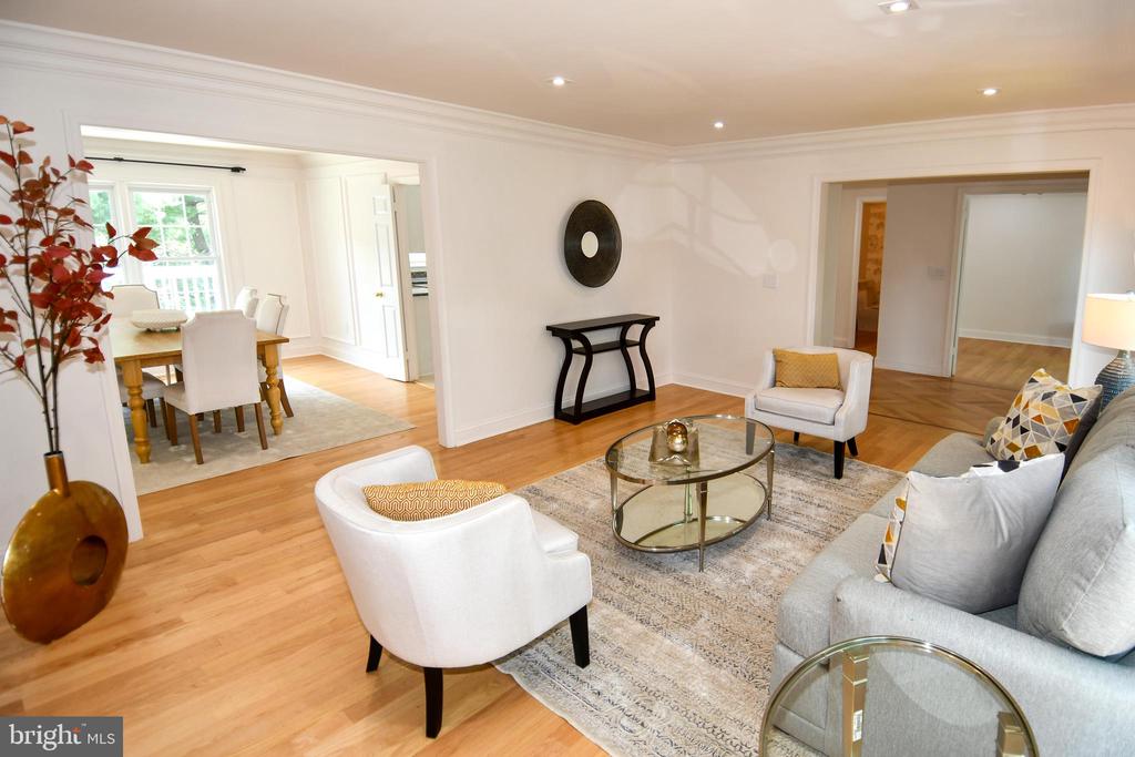 22 HOLLYBERRY COURT