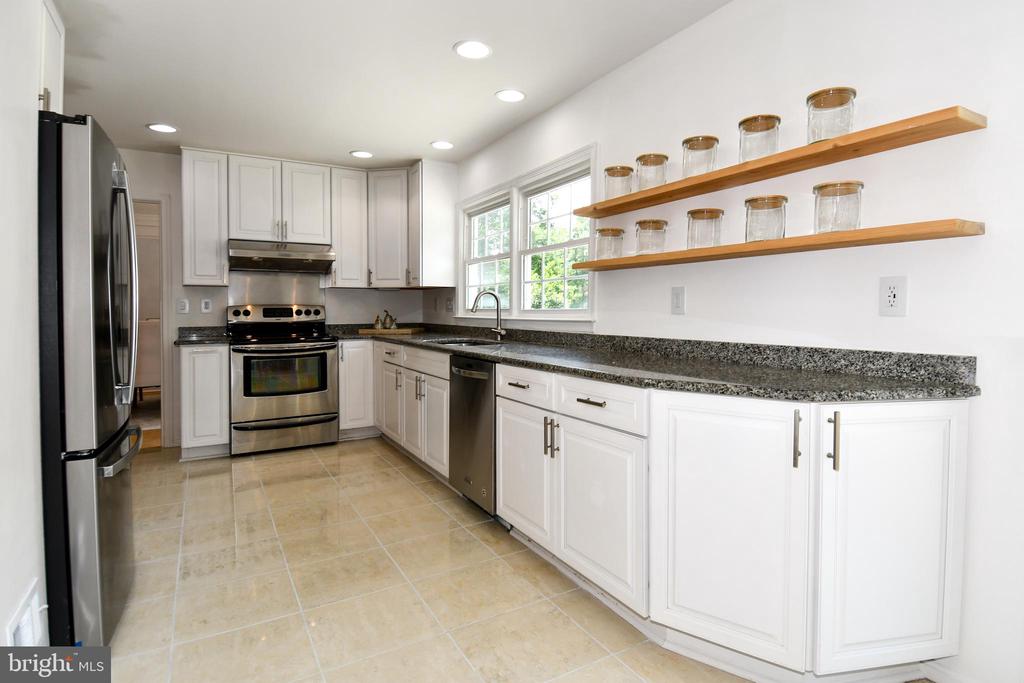 22 HOLLYBERRY COURT