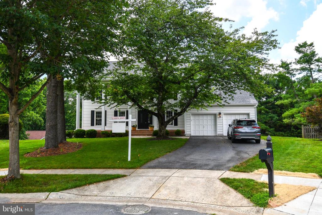 22 HOLLYBERRY COURT