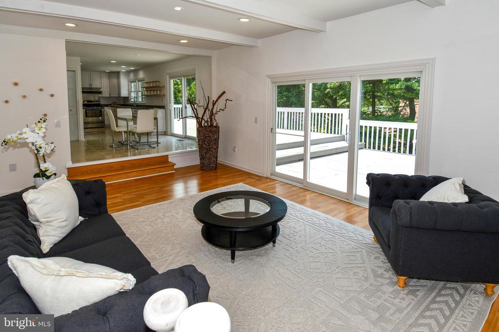 22 HOLLYBERRY COURT
