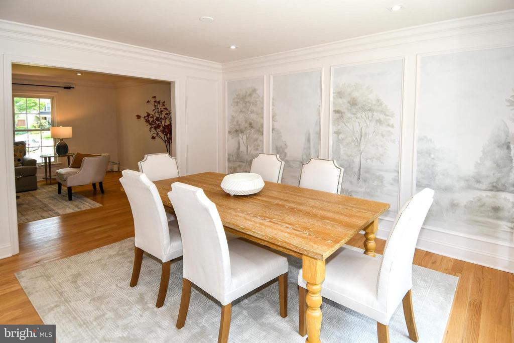 22 HOLLYBERRY COURT