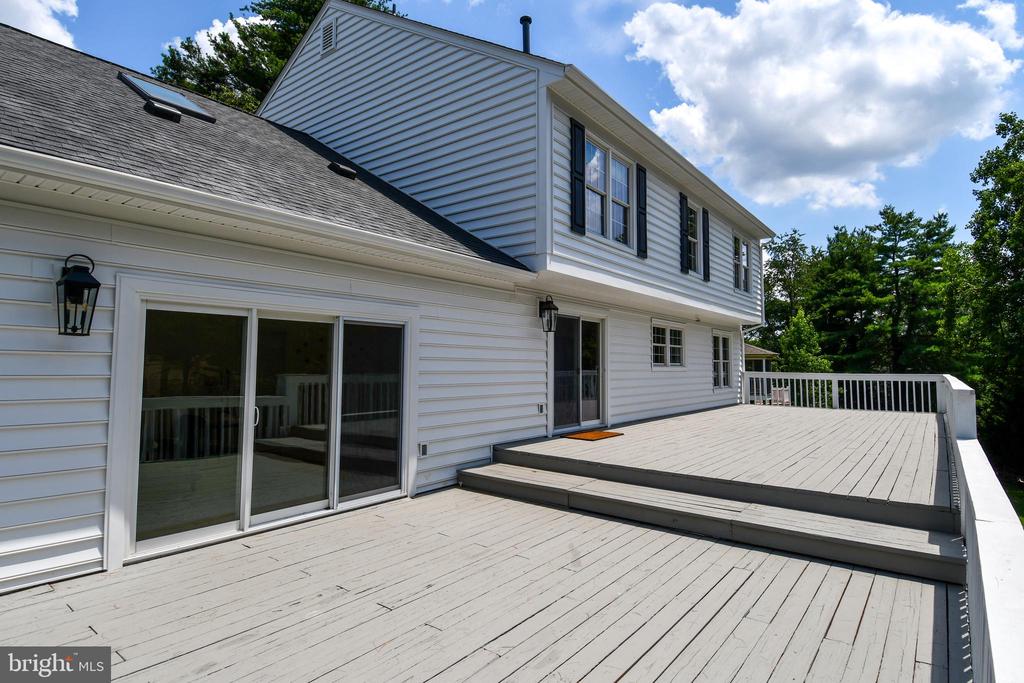 22 HOLLYBERRY COURT
