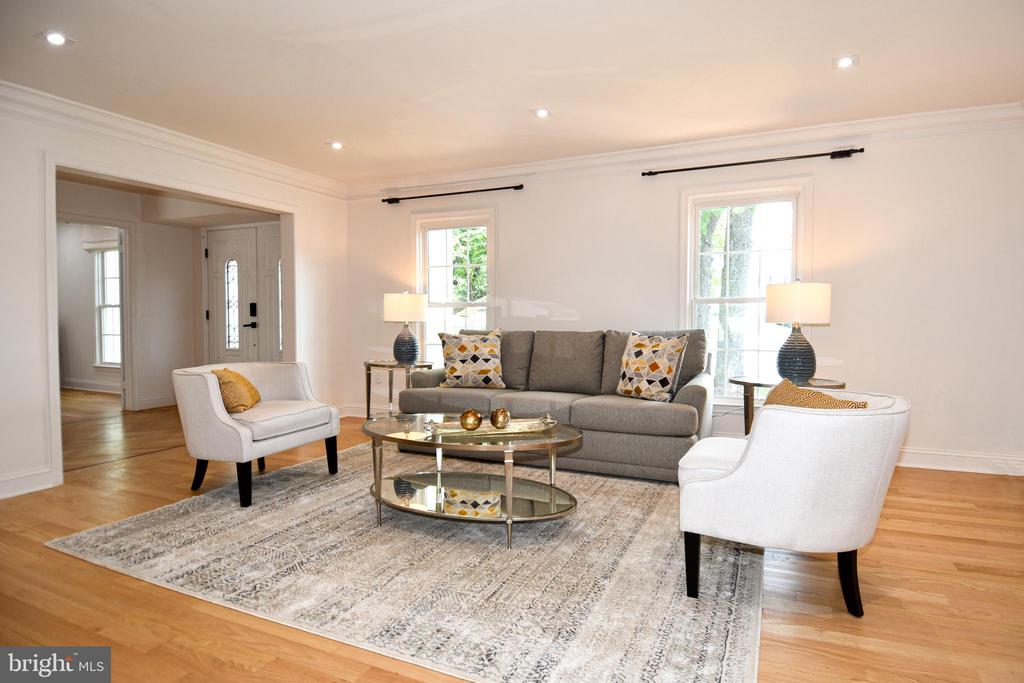 22 HOLLYBERRY COURT
