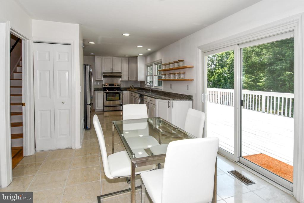 22 HOLLYBERRY COURT