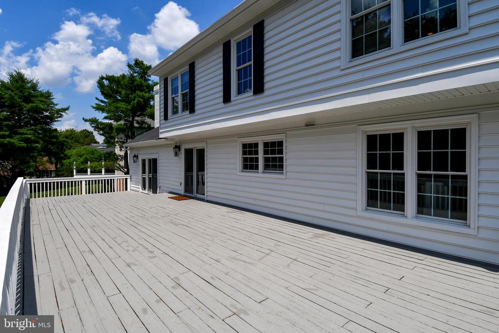 22 HOLLYBERRY COURT