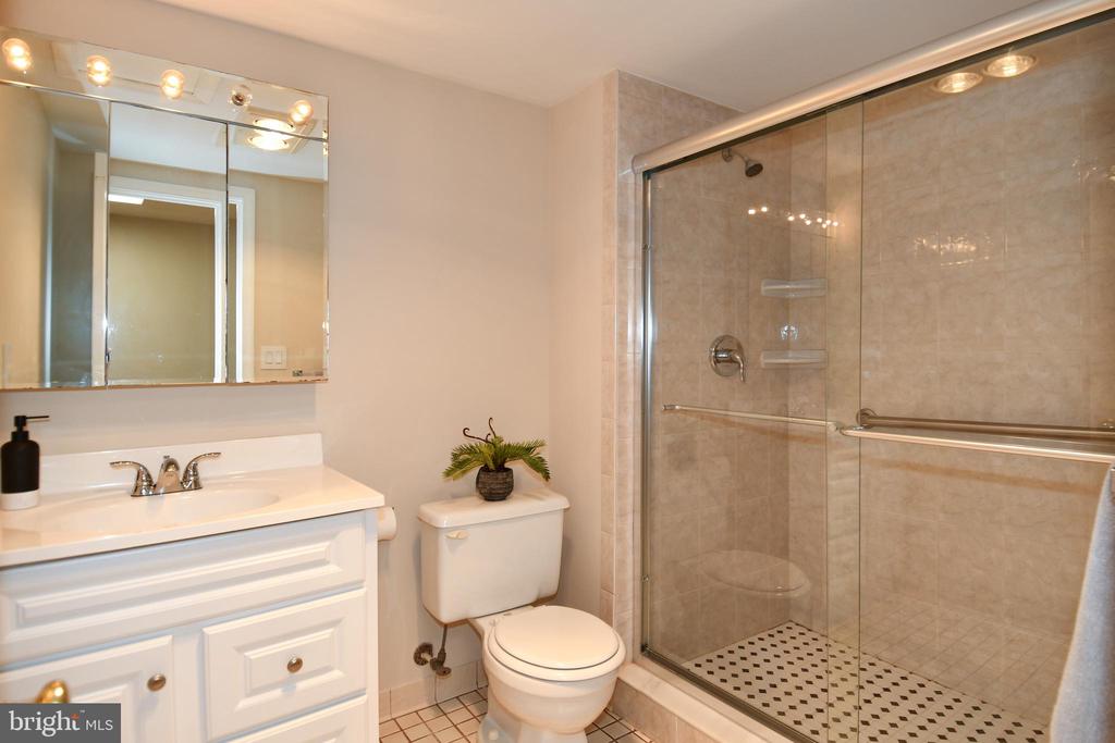 22 HOLLYBERRY COURT
