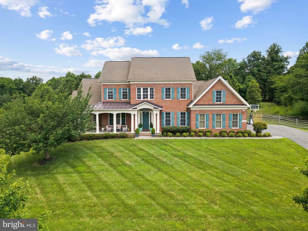 10423 GREY FOX ROAD