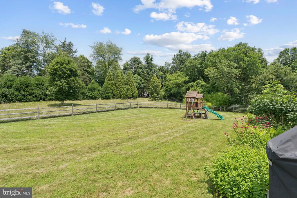 10423 GREY FOX ROAD