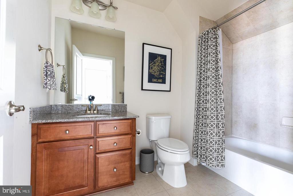 409 HYDRANGEA PLACE
