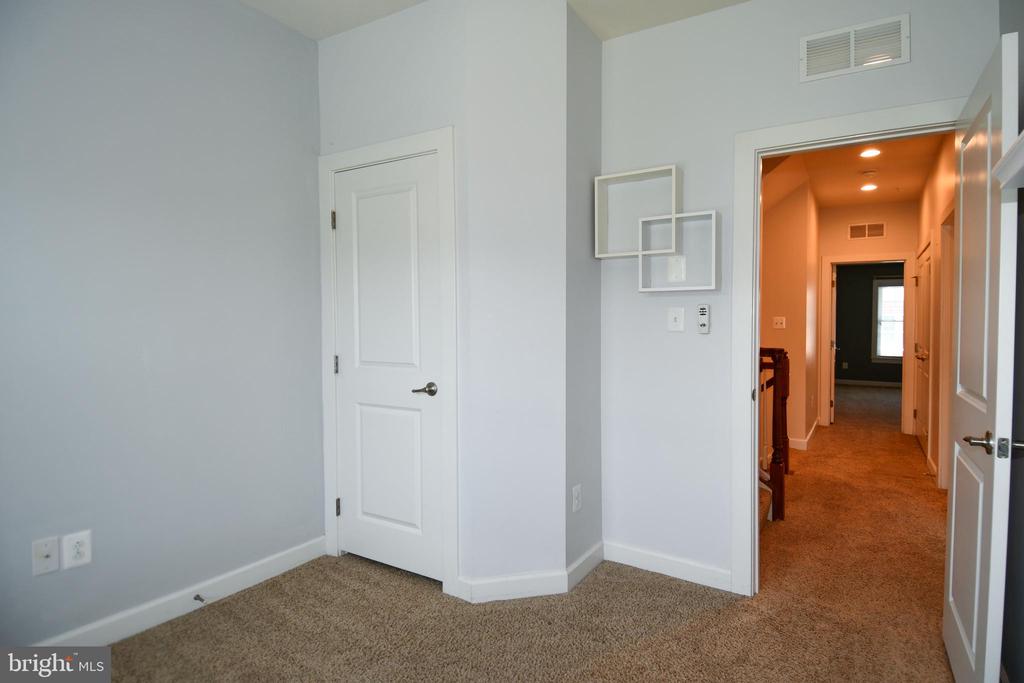 409 HYDRANGEA PLACE
