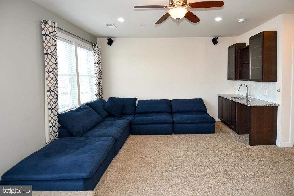 409 HYDRANGEA PLACE