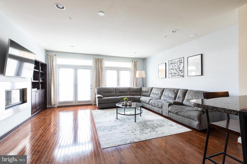 409 HYDRANGEA PLACE
