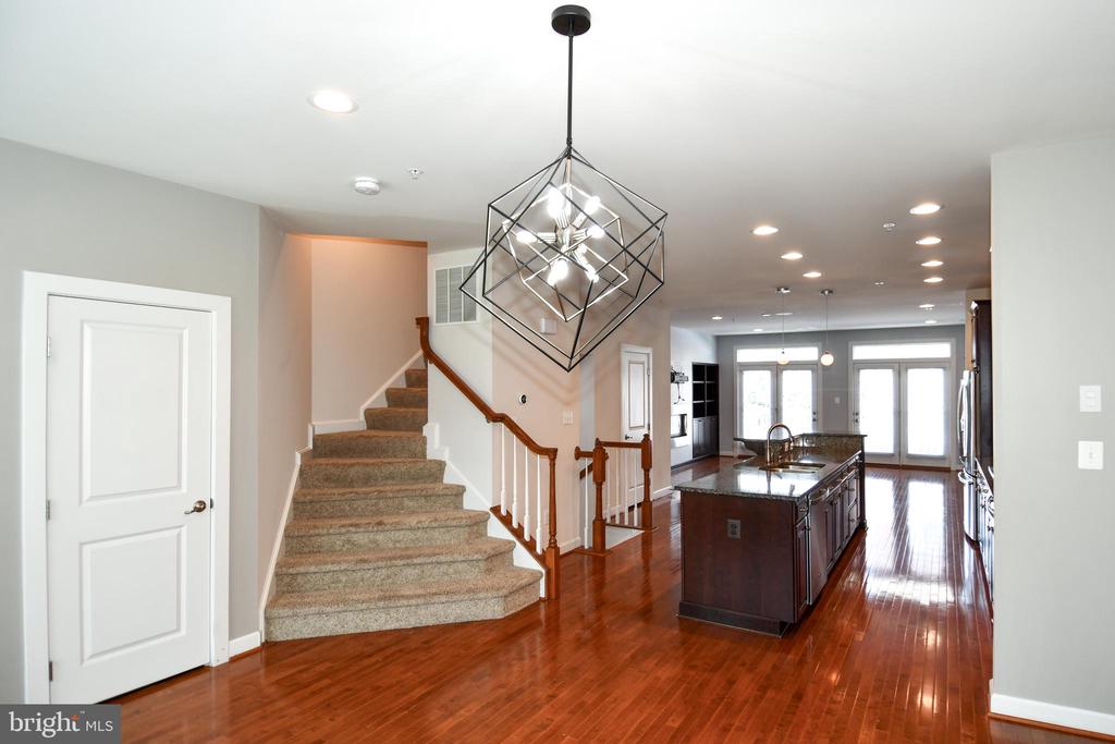 409 HYDRANGEA PLACE