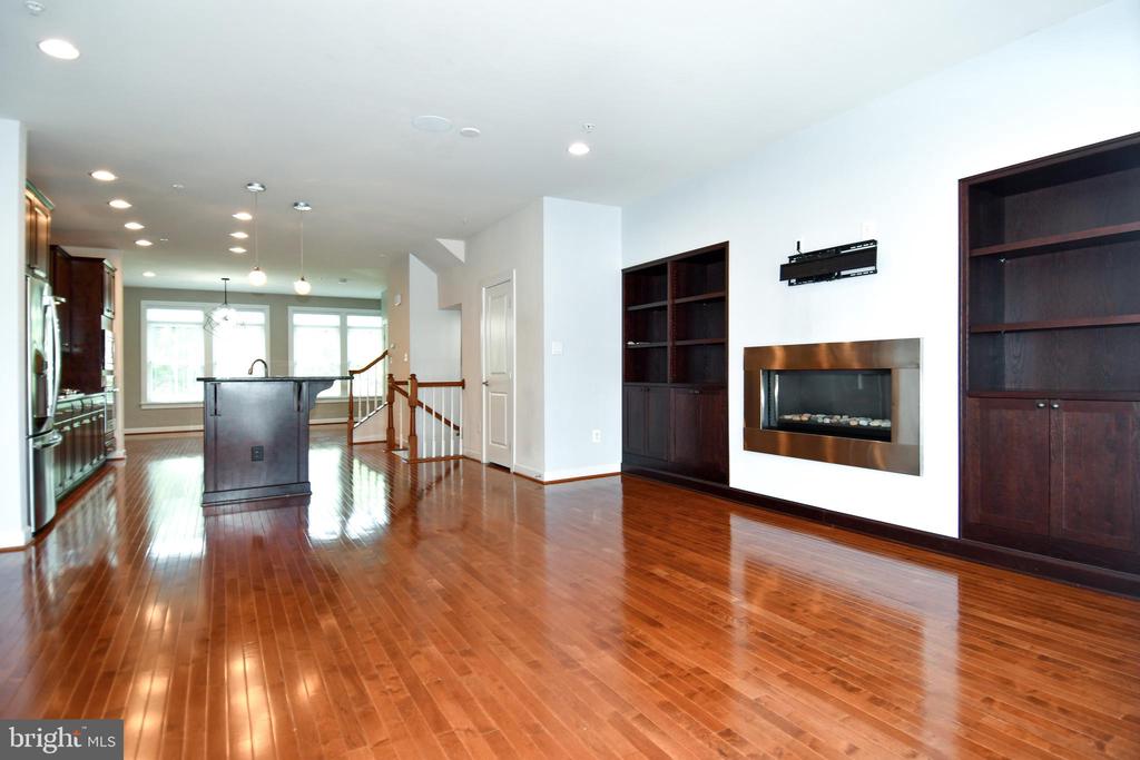409 HYDRANGEA PLACE