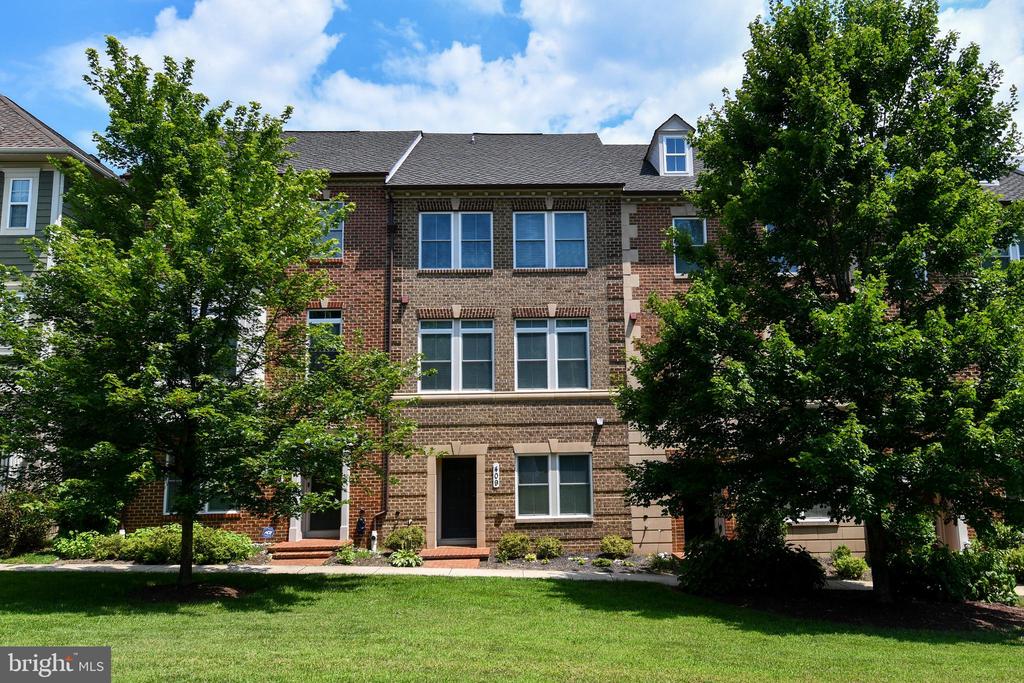 409 HYDRANGEA PLACE