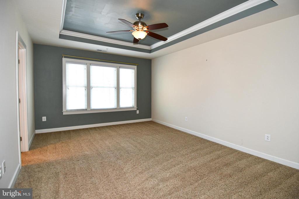 409 HYDRANGEA PLACE