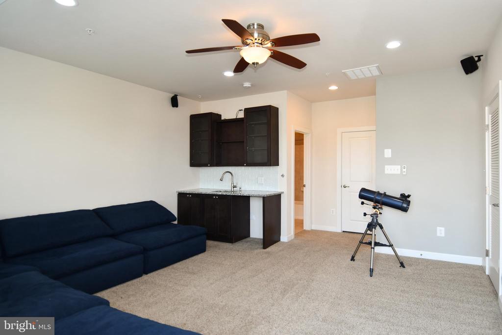 409 HYDRANGEA PLACE