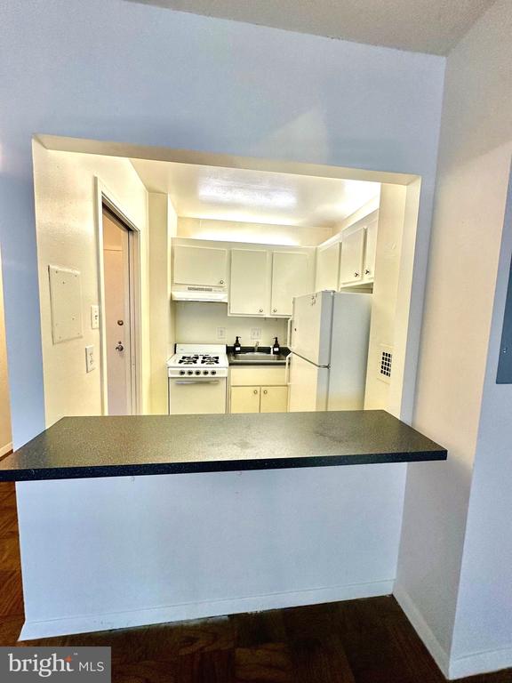 5500 FRIENDSHIP BOULEVARD Unit: 1425N