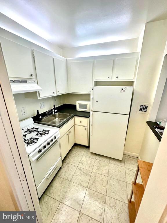 5500 FRIENDSHIP BOULEVARD Unit: 1425N