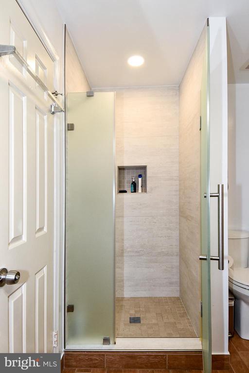 4846 CLOISTER DRIVE