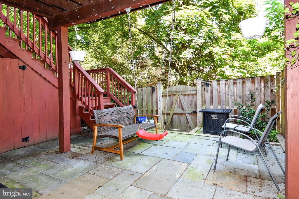 4846 CLOISTER DRIVE