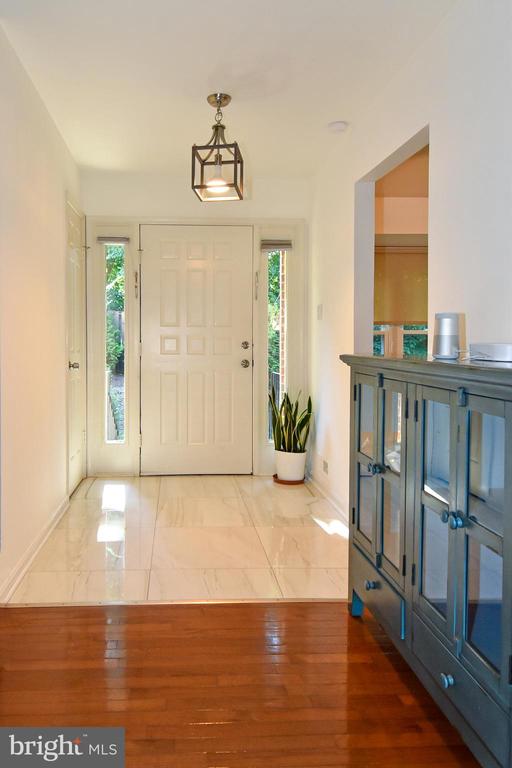 4846 CLOISTER DRIVE