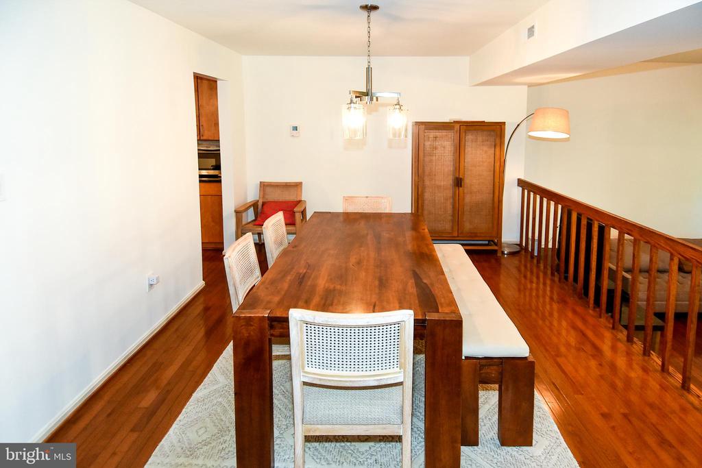 4846 CLOISTER DRIVE