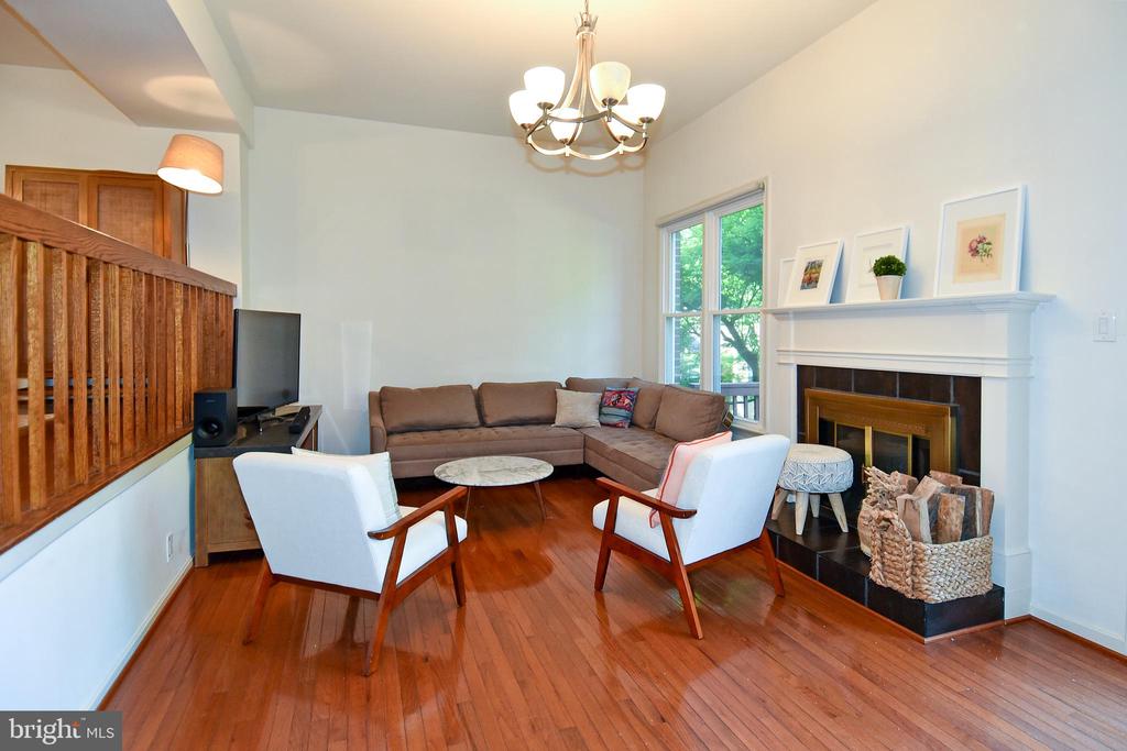4846 CLOISTER DRIVE