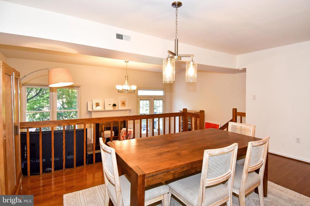 4846 CLOISTER DRIVE