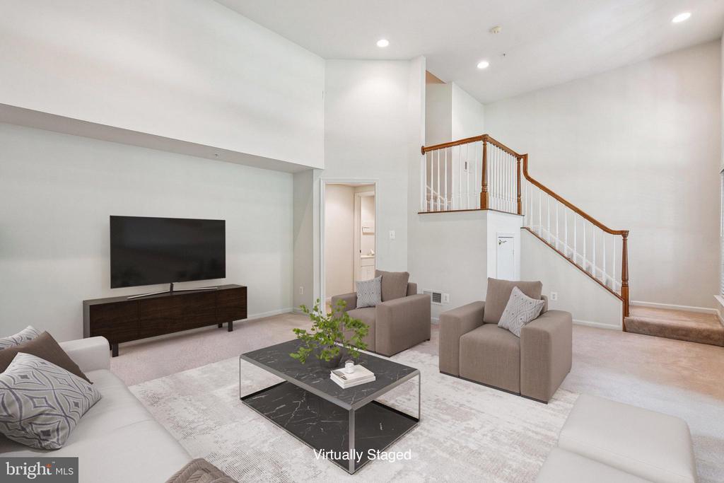 817 OAK KNOLL TERRACE