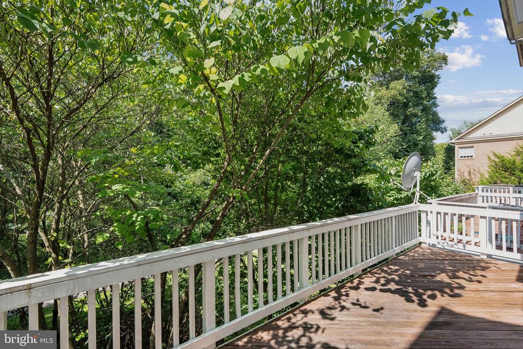817 OAK KNOLL TERRACE