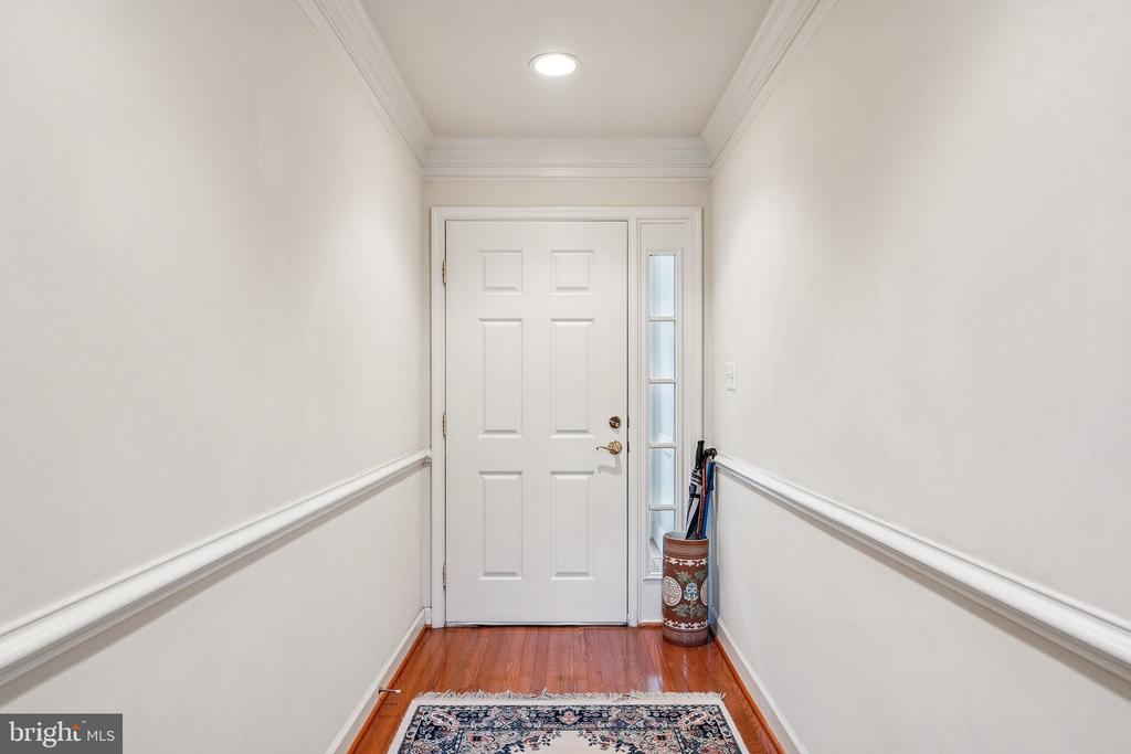 817 OAK KNOLL TERRACE
