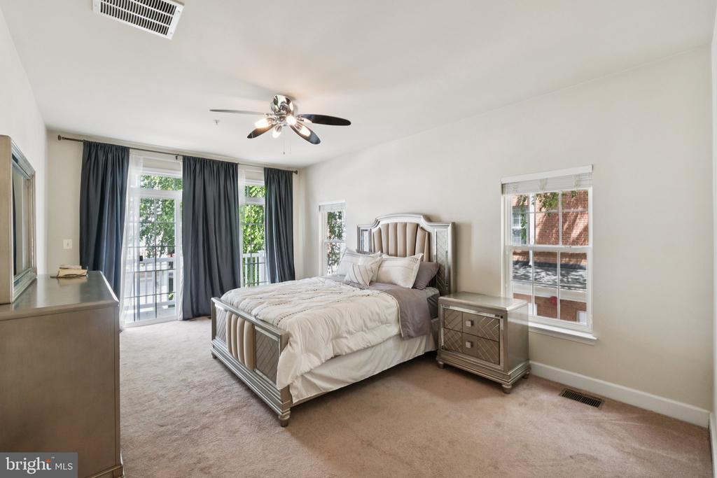19419 DOVER CLIFFS CIRCLE Unit: 19419