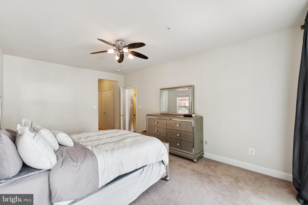 19419 DOVER CLIFFS CIRCLE Unit: 19419