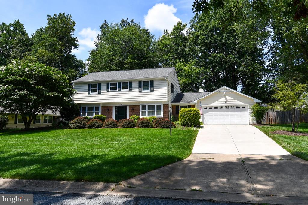 3236 BIRCHTREE LANE