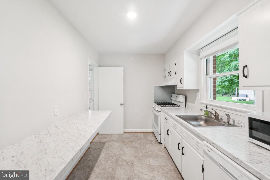 10402 ROYAL ROAD