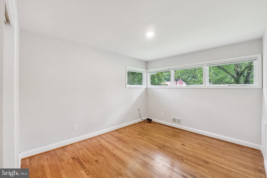 10402 ROYAL ROAD