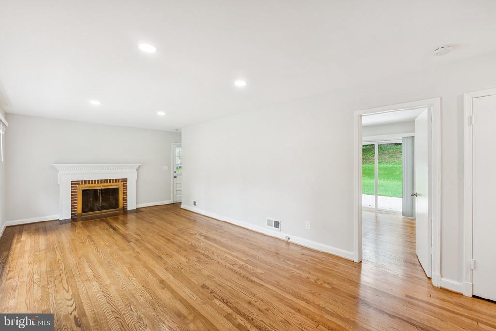10402 ROYAL ROAD