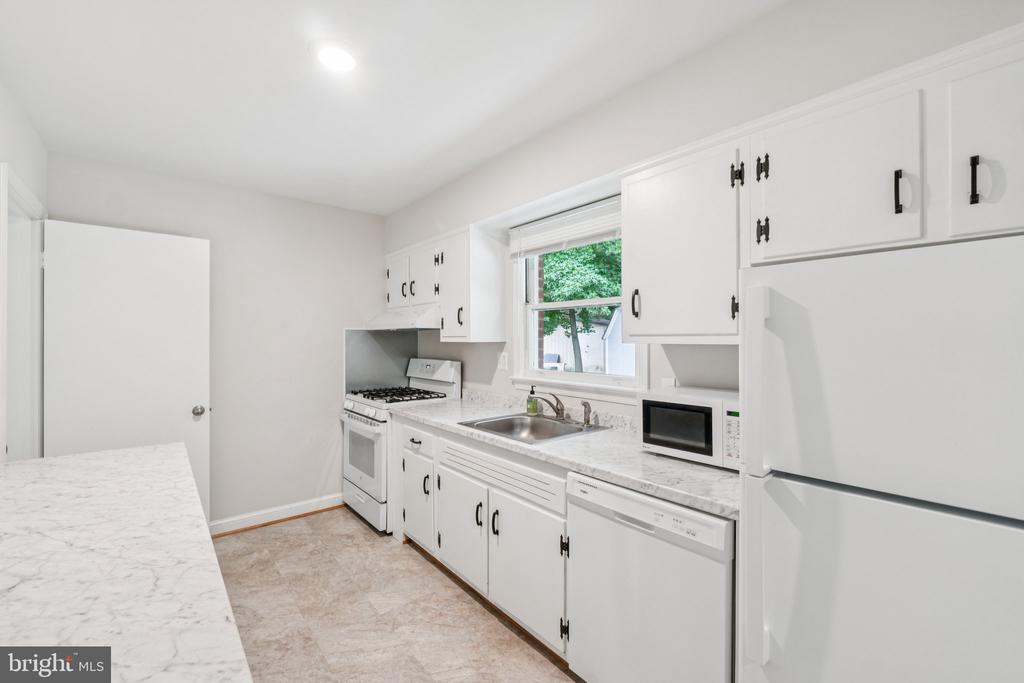 10402 ROYAL ROAD