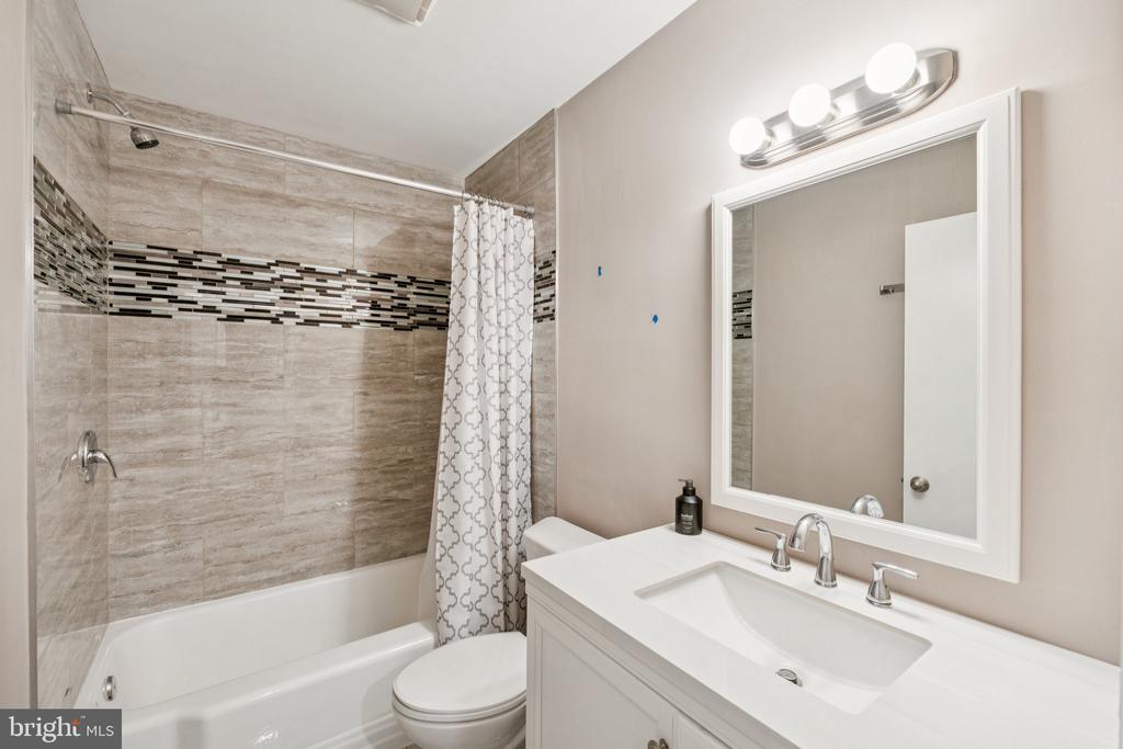 10402 ROYAL ROAD