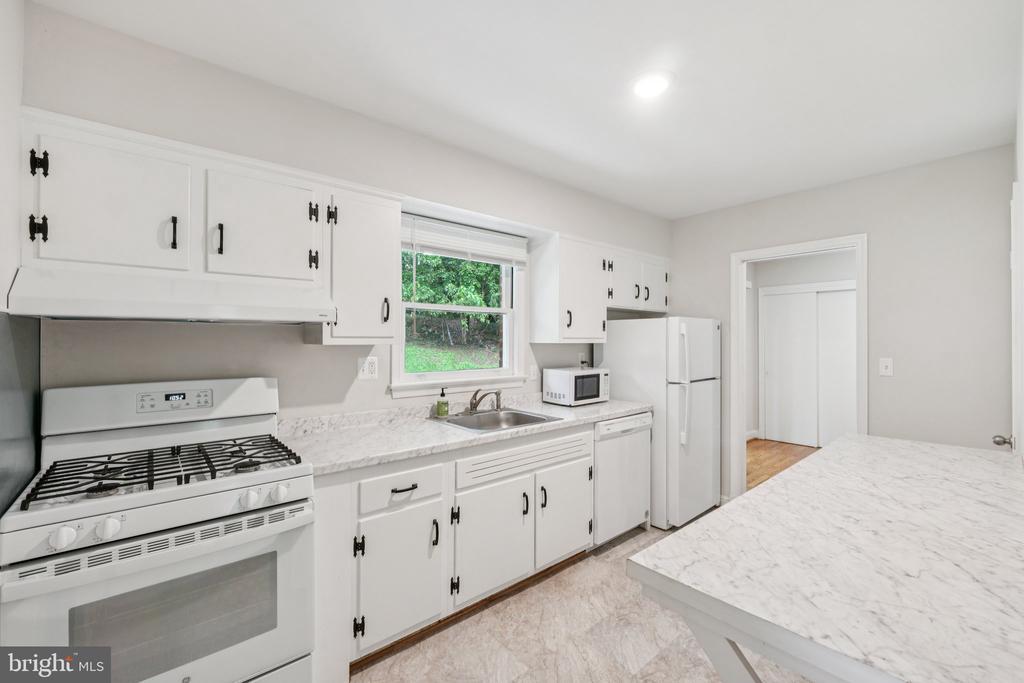10402 ROYAL ROAD
