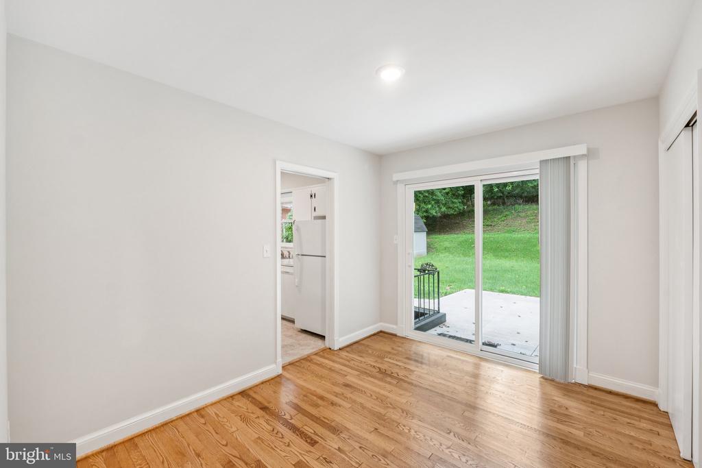 10402 ROYAL ROAD