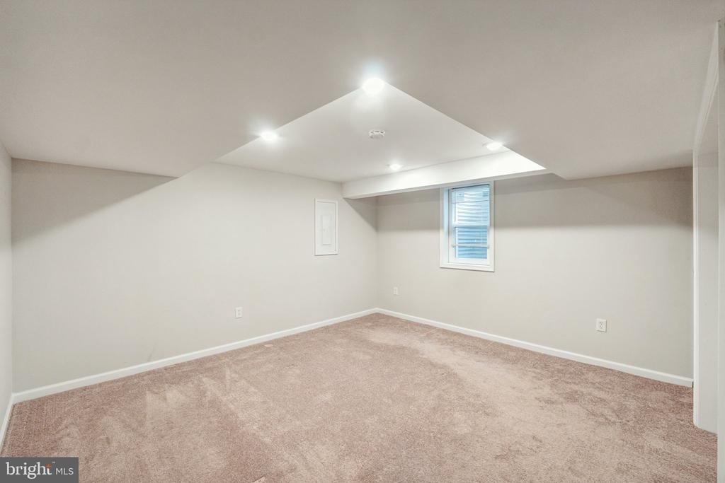 10402 ROYAL ROAD