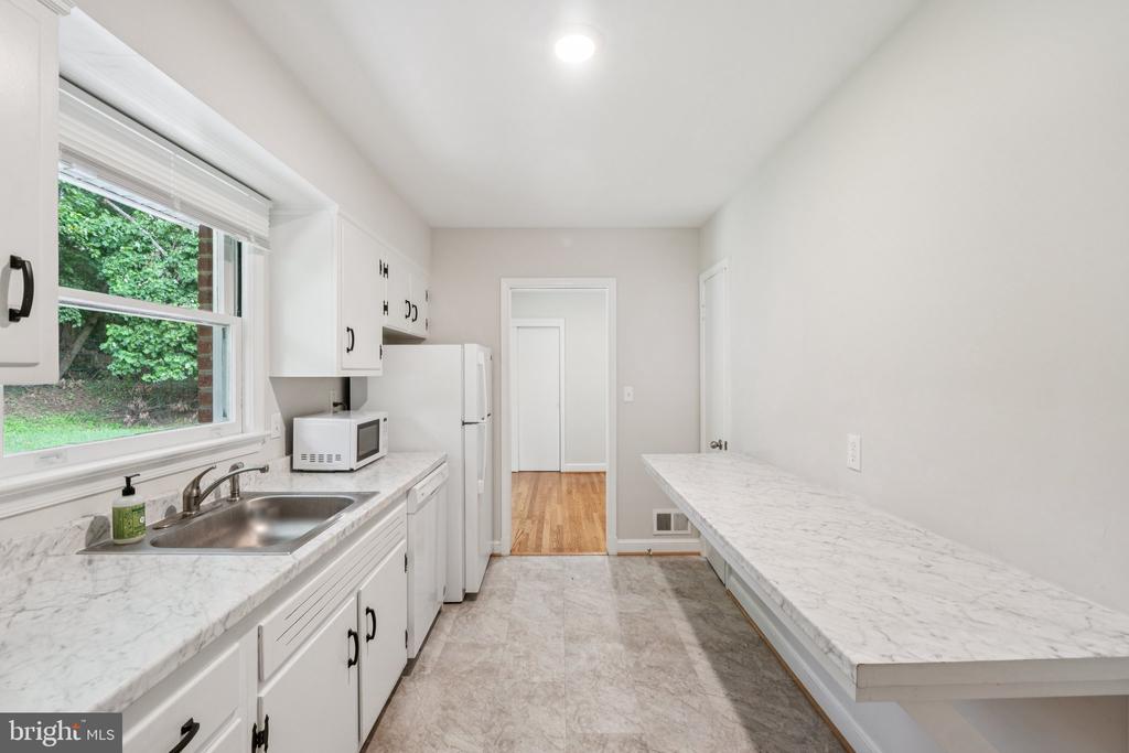 10402 ROYAL ROAD